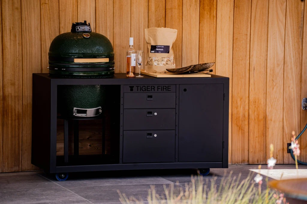 Die Kamado Grills bieten eine präzise Temperaturkontrolle, die es Ihnen ermöglicht, jedes Gericht perfekt zuzubereiten. OFFICIAL STORE | Webshop | FUERPLATTE Webshop | GRILLRING Webshop | BBQ Webshop | BBQ KAUFEN | EINEN BBQ KAUFEN | BBQ KAUFEN | GRILL BBQ KAUFEN | FUERPLATTE BBQ | GRILLRING BBQ KAUFEN | FEUERPLATTE BBQ KAUFEN | GRILLPLATTE BBQ KAUFEN